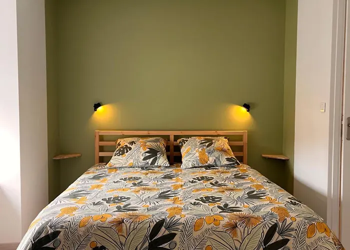 Apartment A L'ancienne Ecole Saint-Ours (Puy-de-Dome)